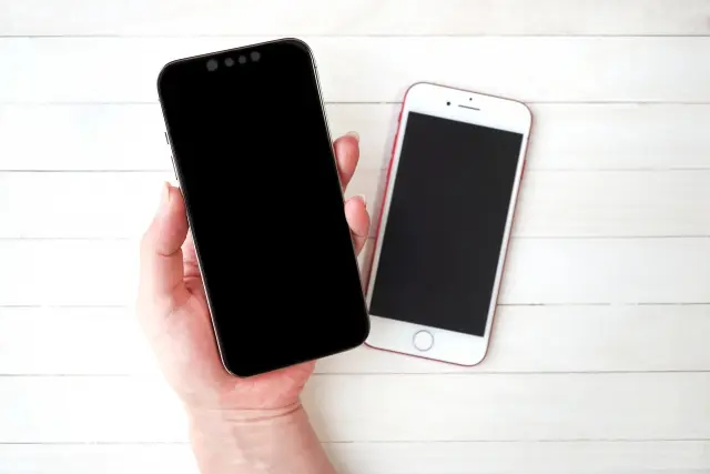 Apple - 残り１台 金 iPhone 7 32 GB docomo 3台 &amp; 黒 1台 iPhone - iPhoneを購入 – Apple（日本）
