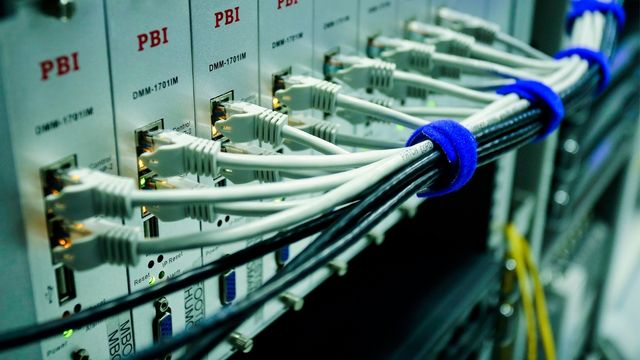 eo光からソフトバンク光へ乗り換え|事業者変更と新規契約の違い